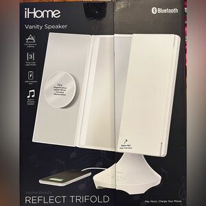 iHome Beauty trifold speaker mirror with adjustable side panels